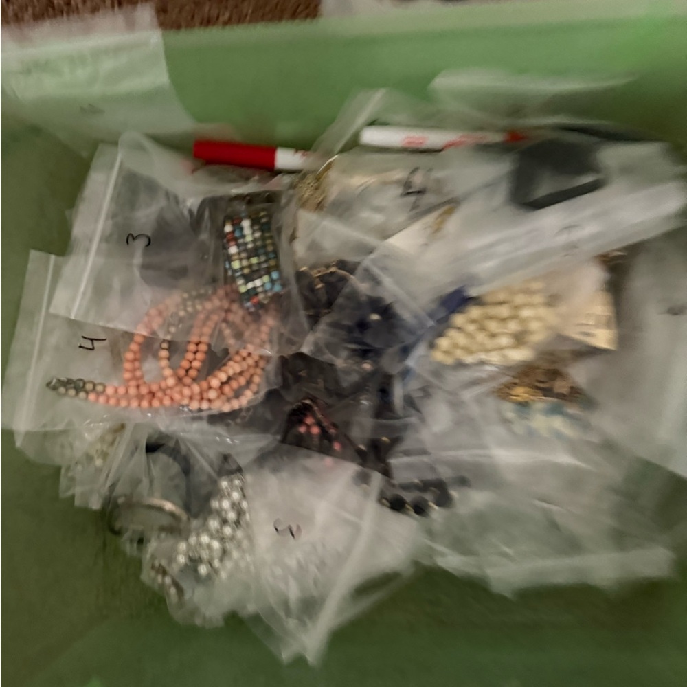 Assorted Jewelry Collection - Picture 2 of 11